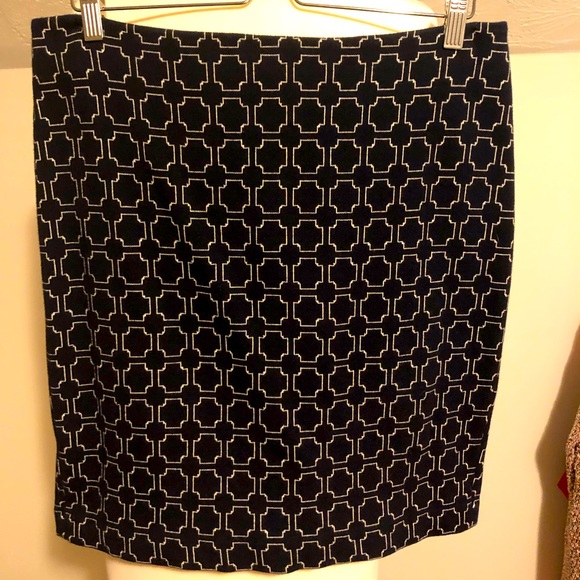 Talbots Dresses & Skirts - Talbots Navy & White Print Skirt 12p